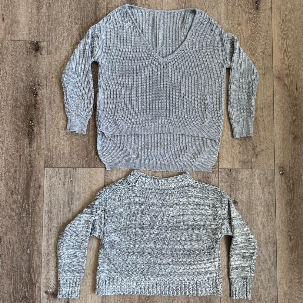 Light Gray V-Neck Knit Sweater - Women's Casual Pullover